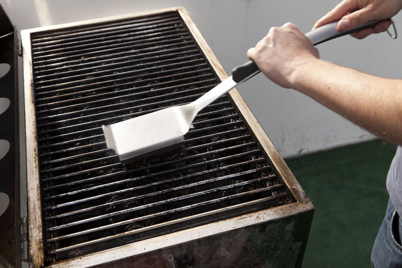 Cleaning a Barbeque Grill