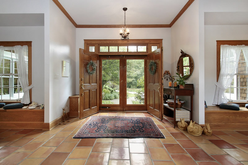 Making an Entryway Attractive and Organized