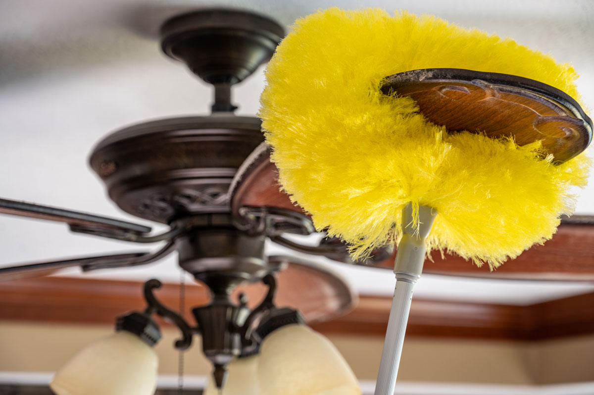 How to Clean Ceiling Fans