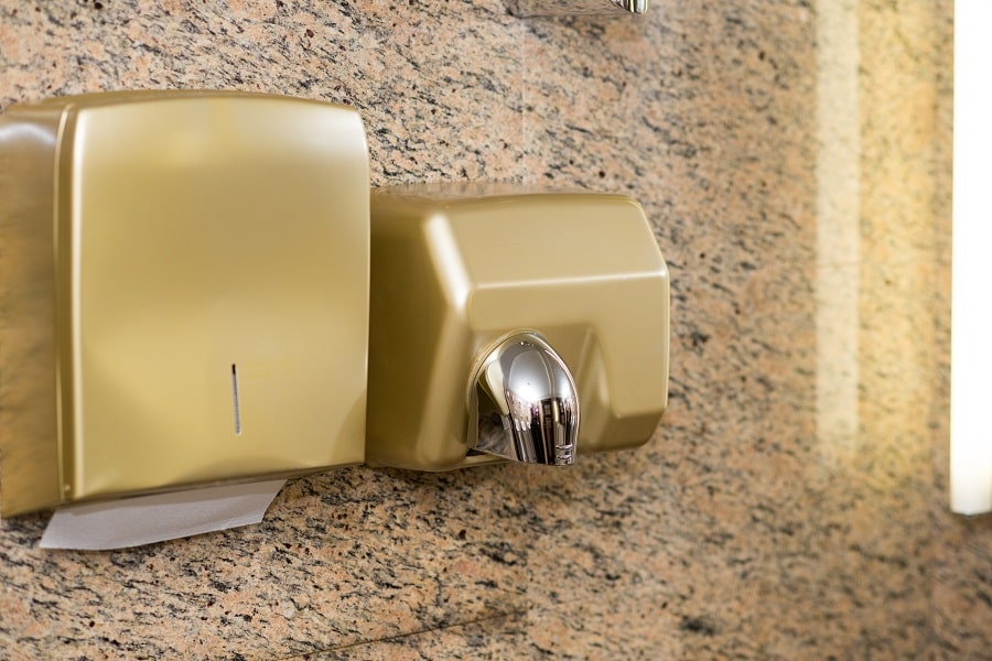 The Debate Between Using Paper Towels or an Air Dryer